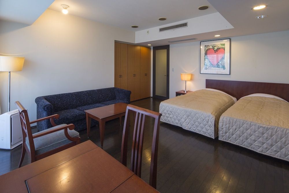 Economy Twin Room, Smoking