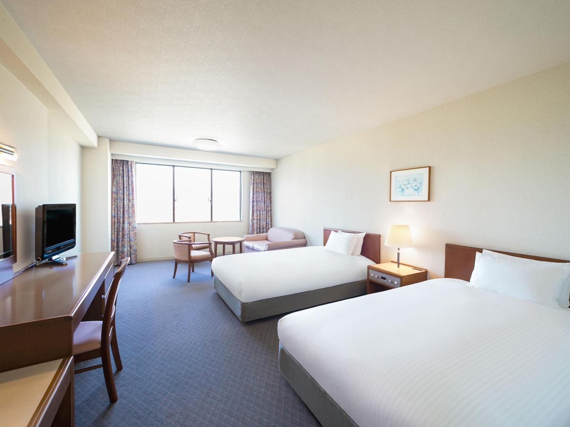 Classic Room With Two Single Beds