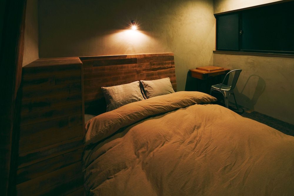 Queen Size Bed Room