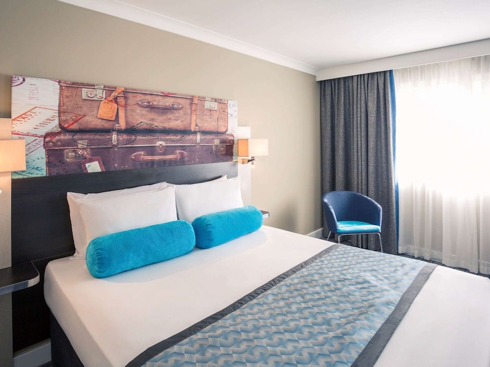 undefined Mercure London Heathrow Hotel 4