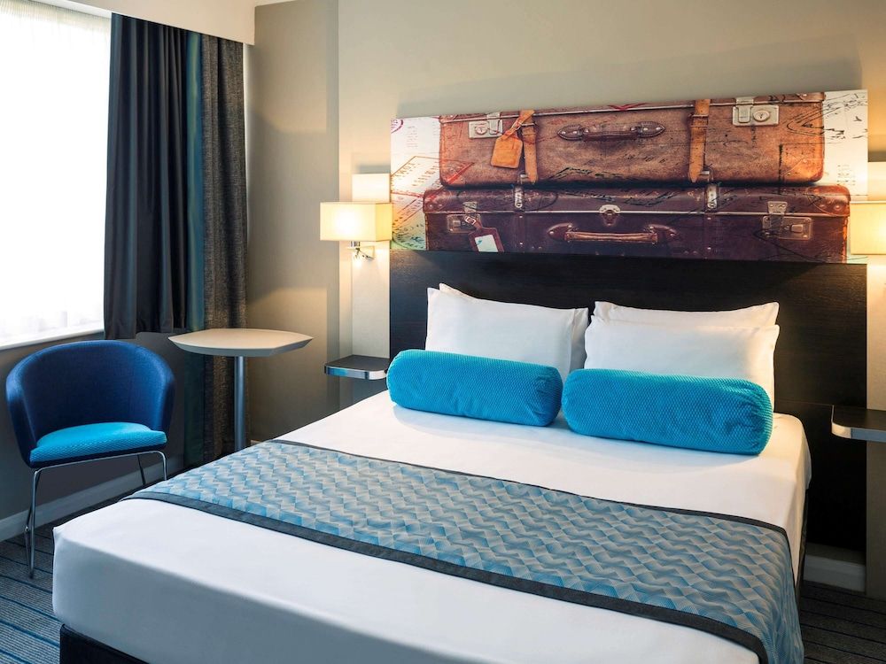 undefined Mercure London Heathrow Hotel 10