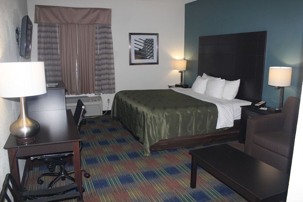 Standard Room, 1 King Bed, Non Smoking