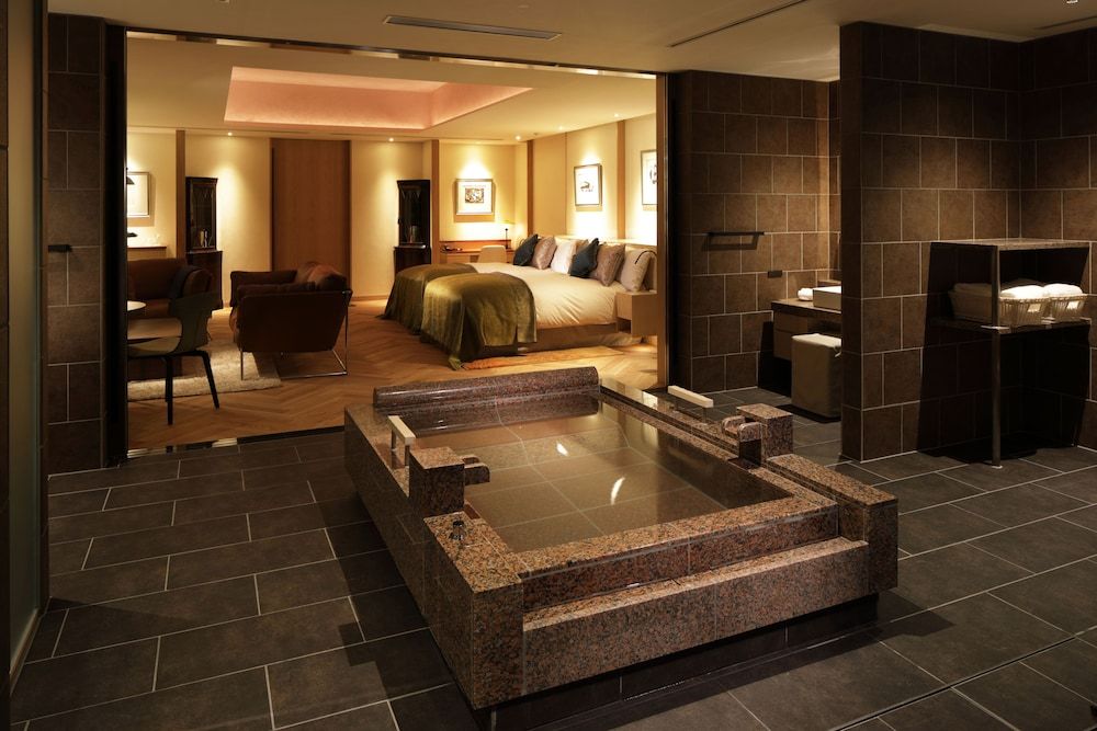 Deep Soaking Bathtub