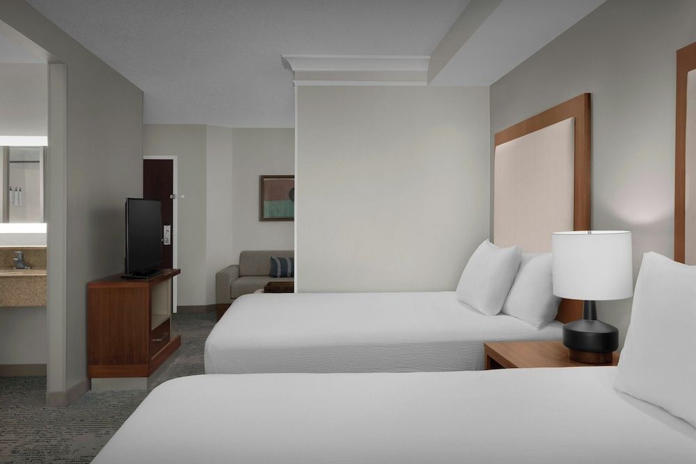 Studio, Multiple Beds, Bathtub (Mobility/Hearing Accessible, Tub)