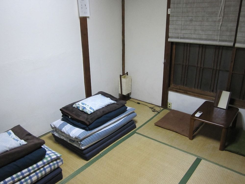 Taito Ryokan Twin Room 4