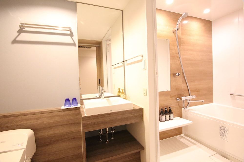 Quintessa Hotel Sapporo Superior Twin Room (Bathroom With Washing Place, Toilet Partition) 4
