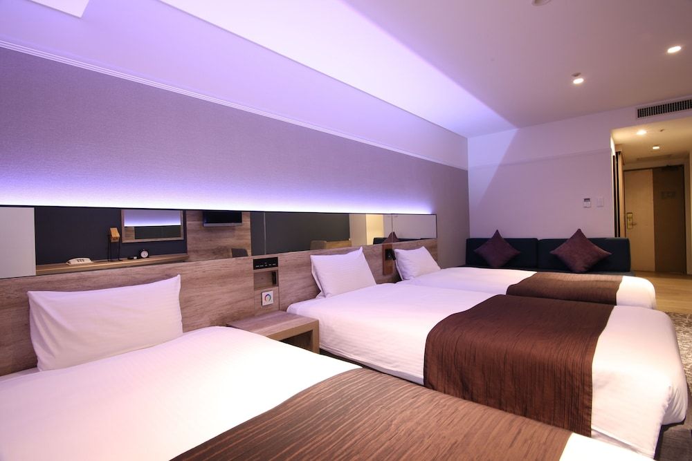 Superior Triple Room (Bathroom With Washing Place, Toilet Partition)