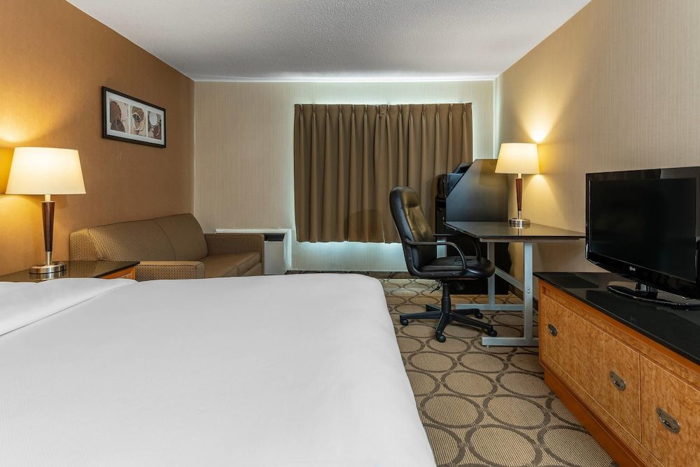 Deluxe Room, 1 Queen Bed with Sofa bed, Refrigerator, Ground Floor