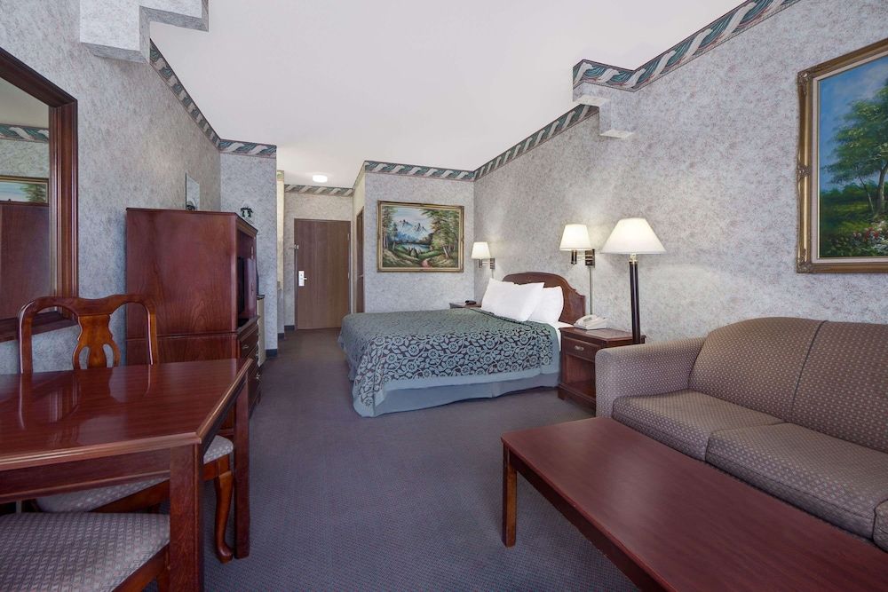 Standard Room, 1 King Bed