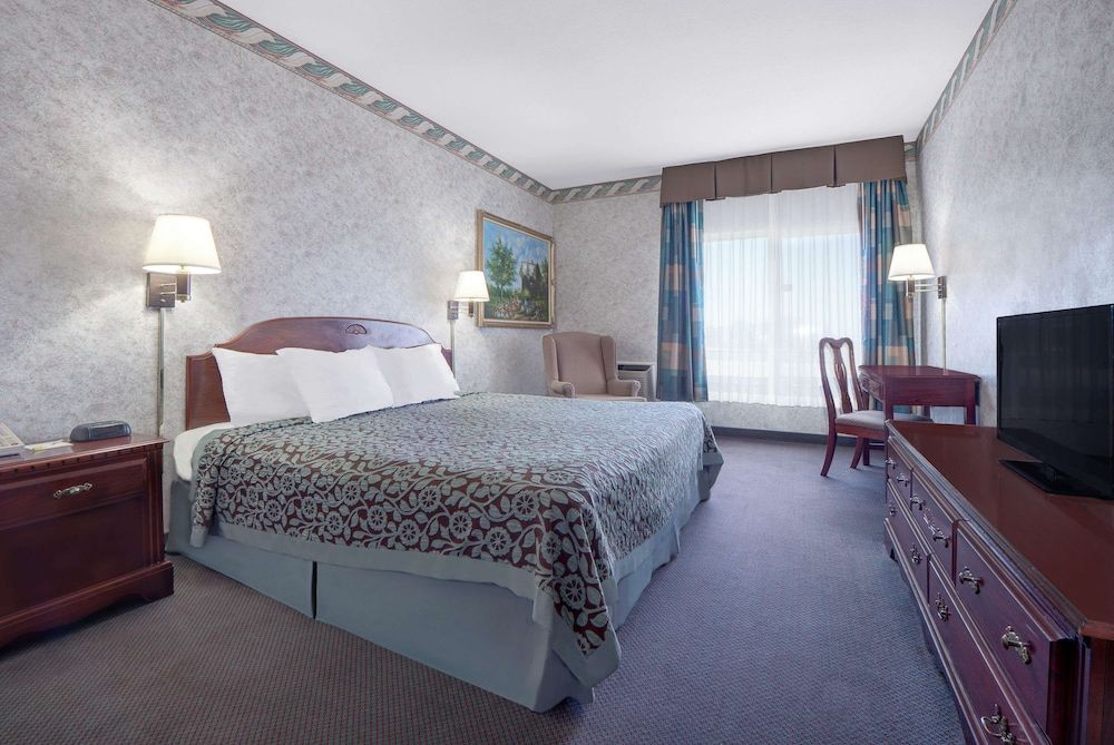 Standard Room, 1 King Bed