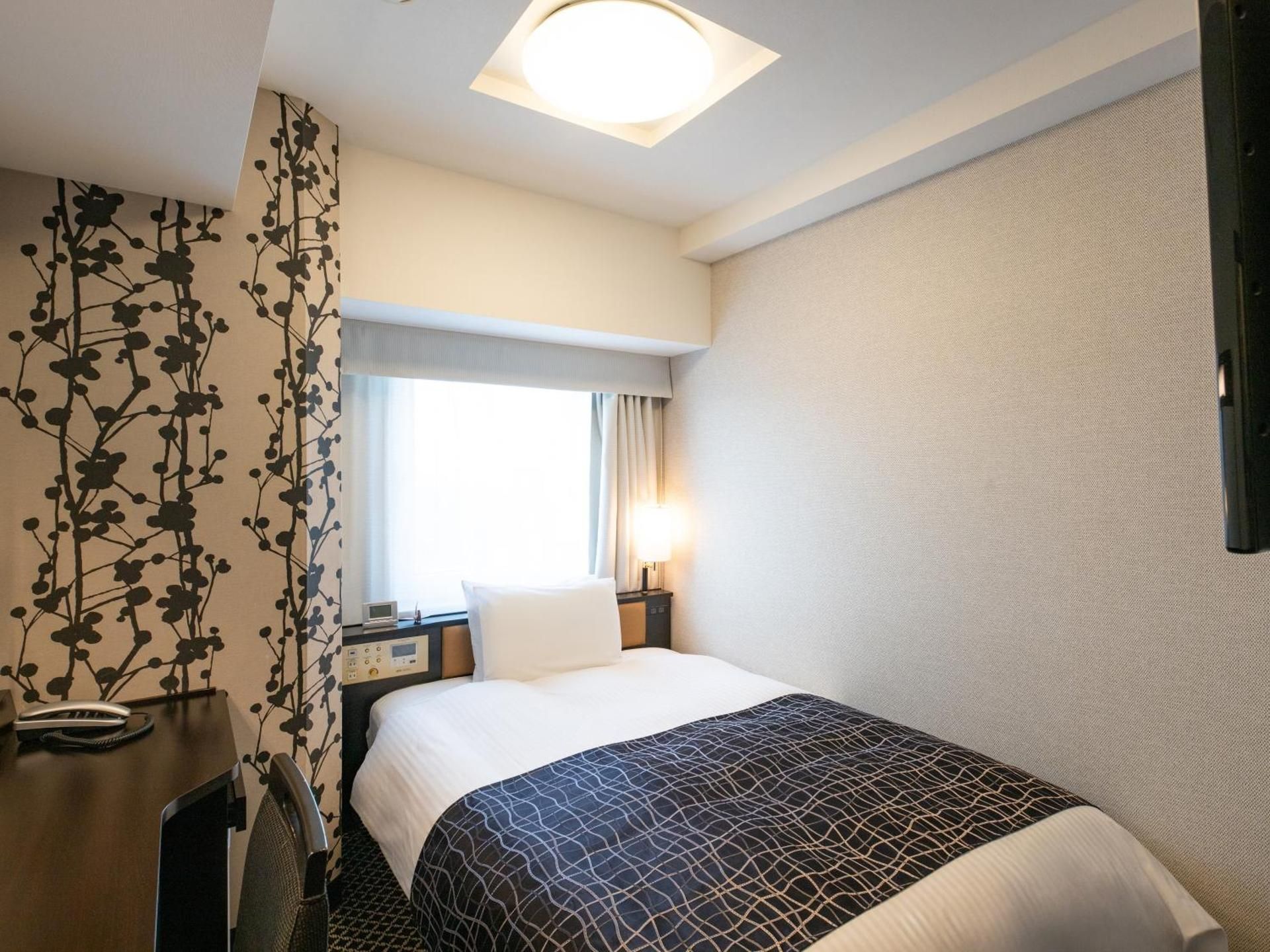Single Room - Non-Smoking
