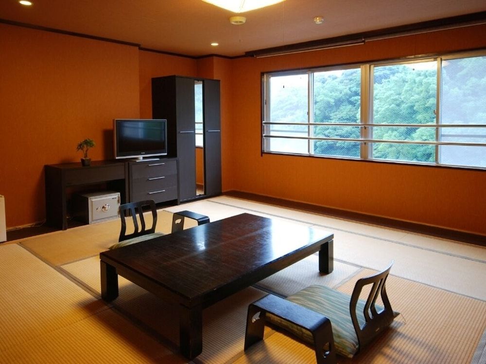 Shared Dormitory, Men only (Run Of House)