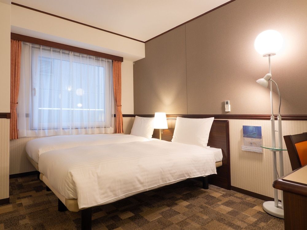 Economy Twin Room, Smoking