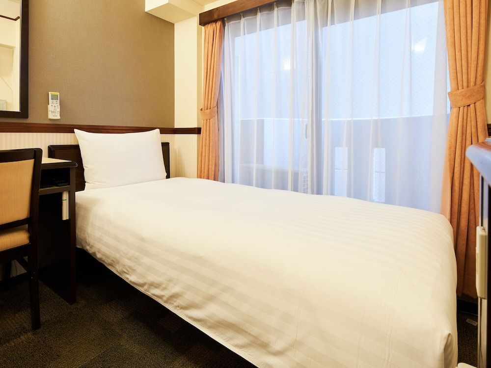 Single Room, Smoking
