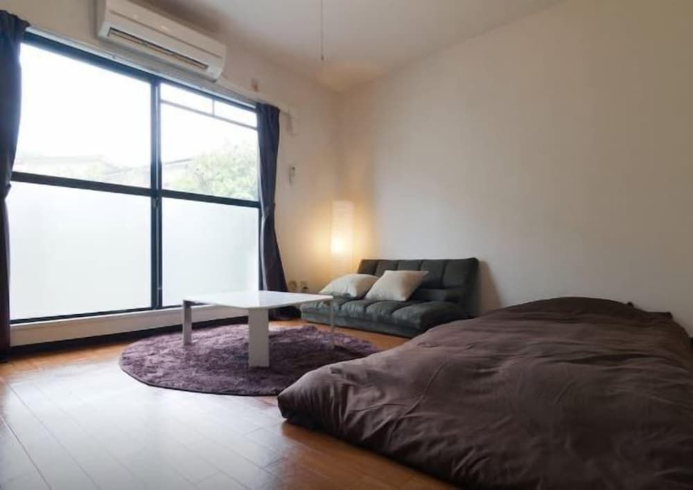 Apartment (1 Sofa Bed+4 Japanese Futons)
