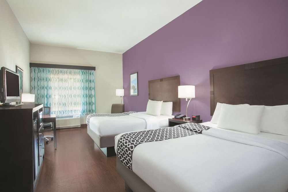 Room, 2 Queen Beds, Accessible, Non Smoking (Mobility/Hearing, Tub w/ Grab Bars)