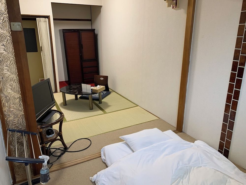 Japanese Style Twin Room with Shared Bathroom