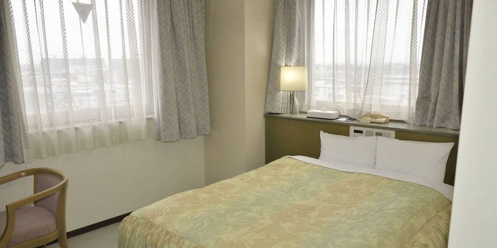 Basic Single Room, Smoking