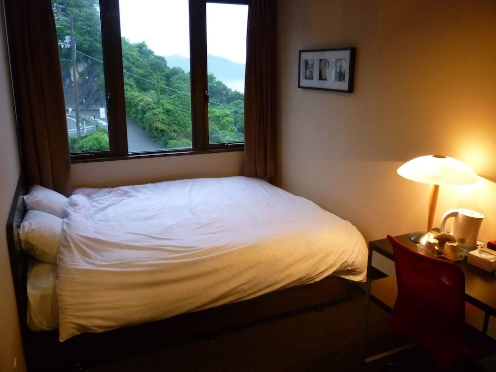 Double Room, Smoking