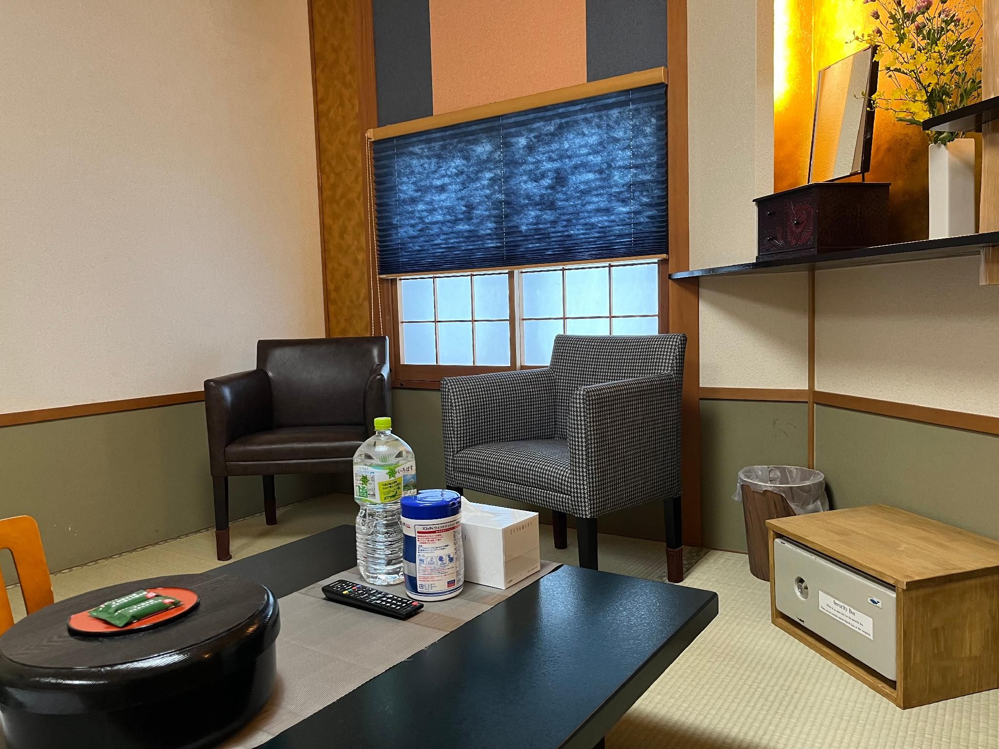 Large Japanese Style Room