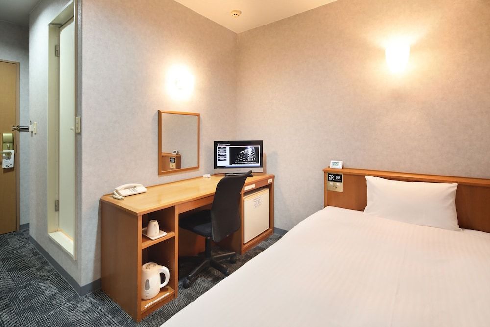 Single Room A, Smoking