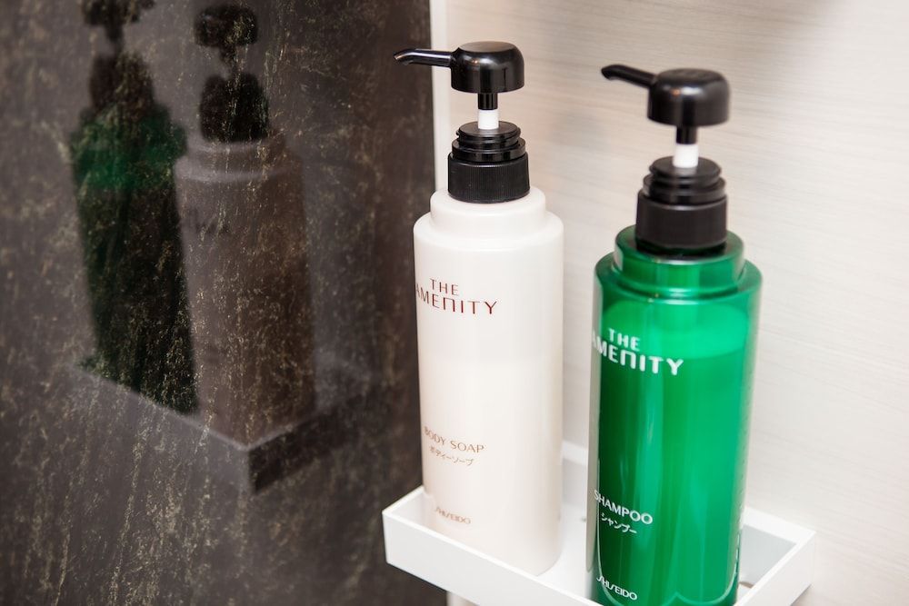 Bathroom amenities