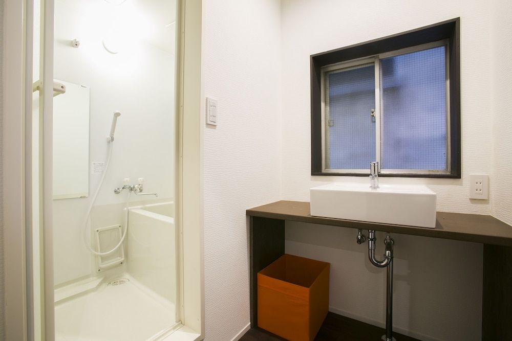 YAWP! backpackers - Hostel 2 beds out of 12, shared with other guests 12