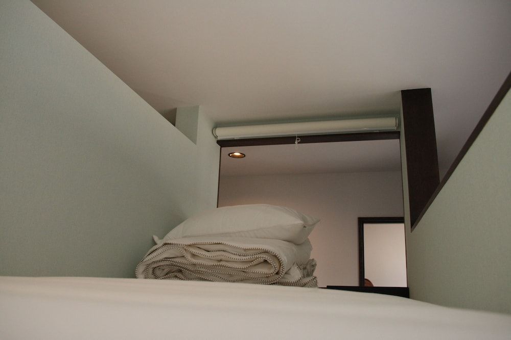 YAWP! backpackers - Hostel 2 beds out of 12, shared with other guests 9