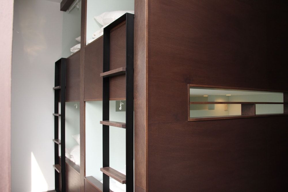 YAWP! backpackers - Hostel 2 beds out of 12, shared with other guests 5