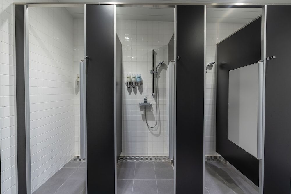 Pod Room (Men Only)