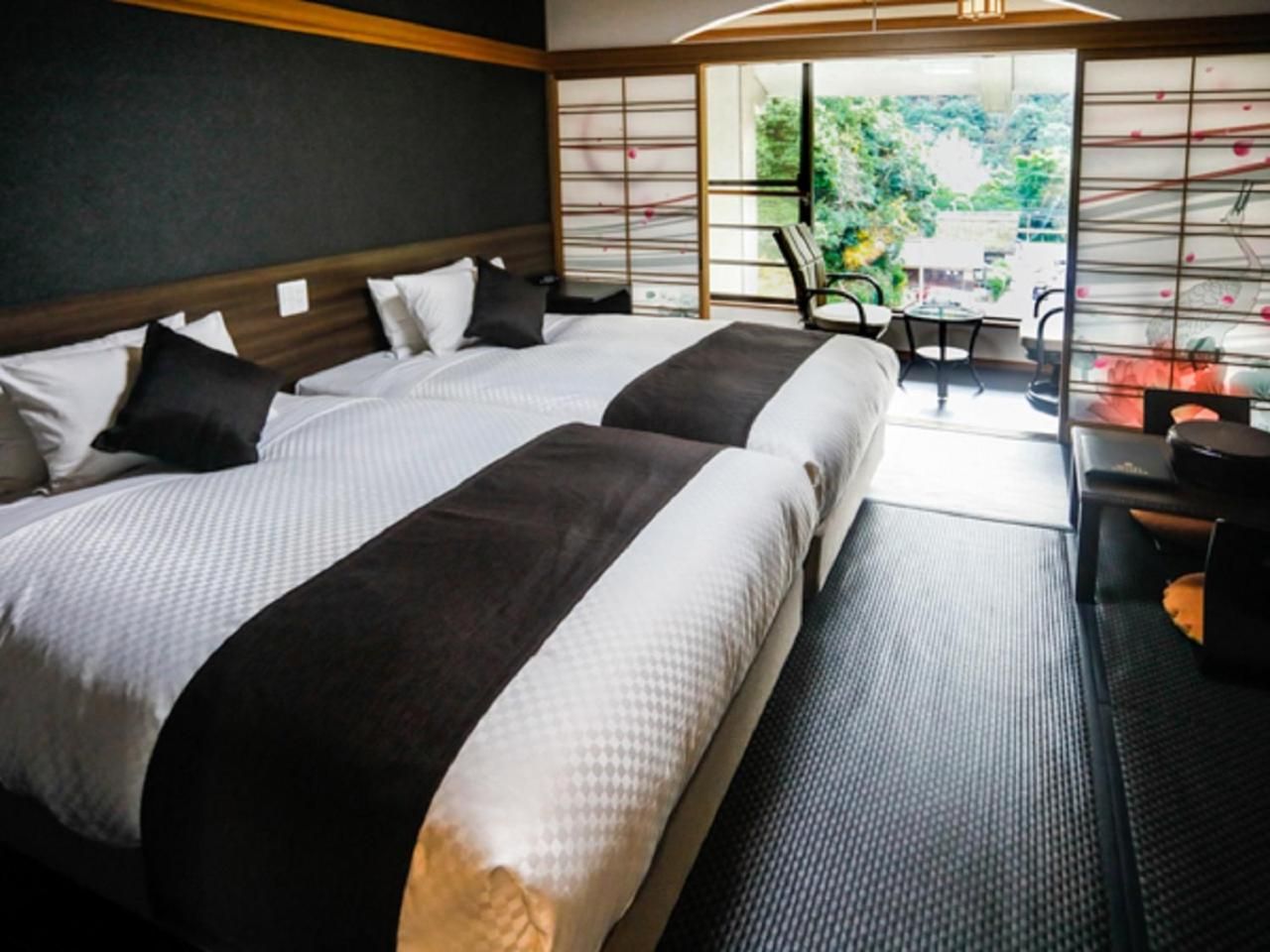Deluxe Modern Japanese-Style Room with Open-Air Cypress Bath and Private Terrace - Smoking