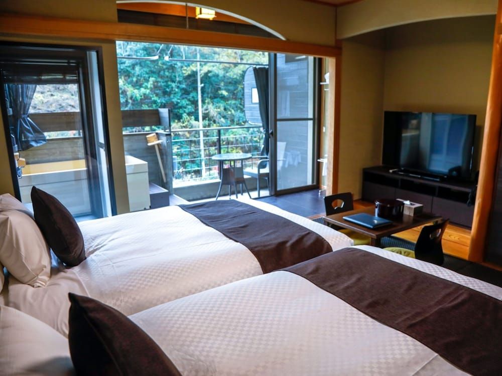 [Japanese Modern Room] 35 sqm + 8 sqm private terrace with cypress open-air bath, Non-Smoking