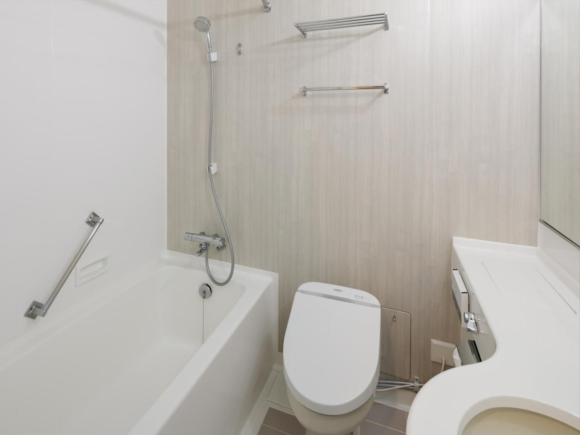 Superior Twin Smoking