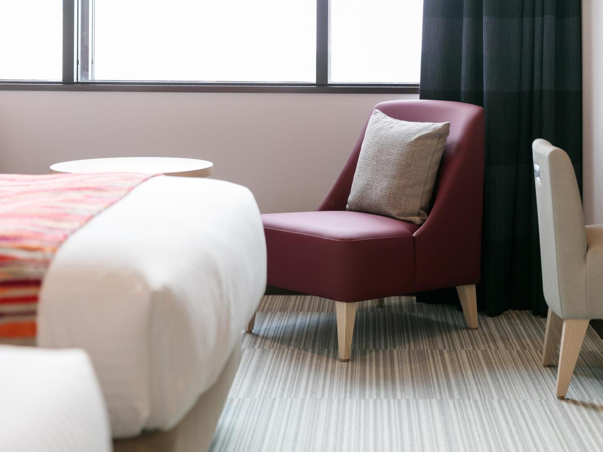 Superior Twin Smoking