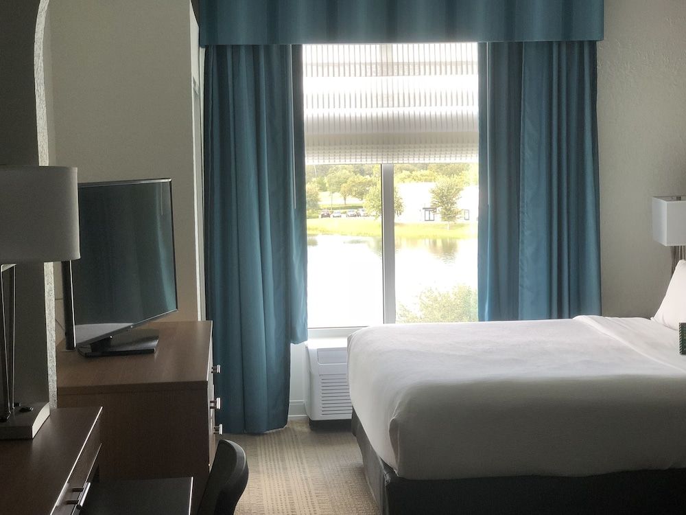 Standard Room, 1 King Bed, Accessible (Mobility, Accessible Tub)
