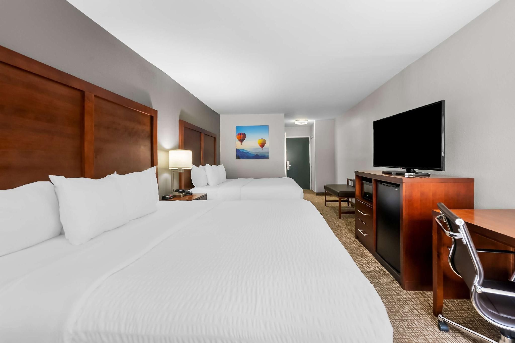 2 King Beds, Nonsmoking, Upgrade