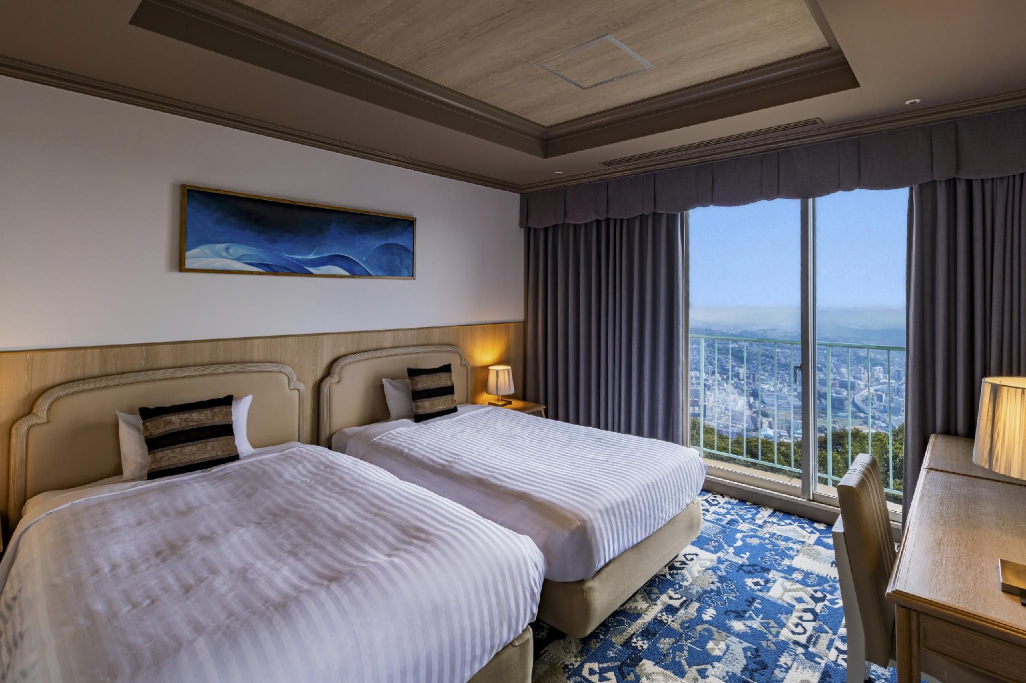 Luxury Twin Harbor View