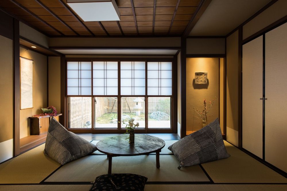 undefined Higashiyama Kageroi