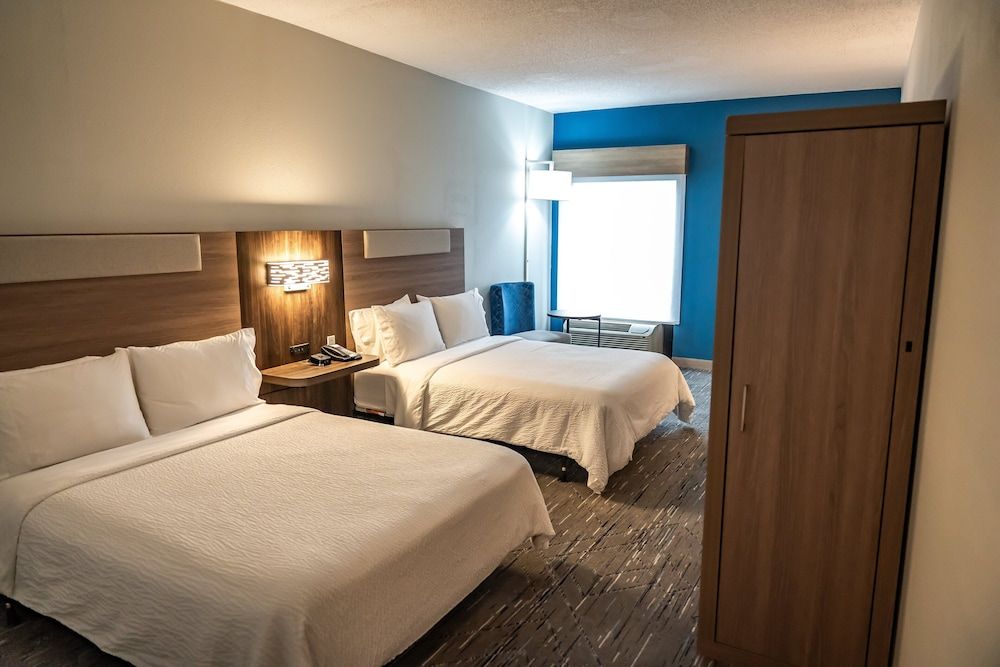 Suite, 2 Queen Beds, Accessible (Mobility)