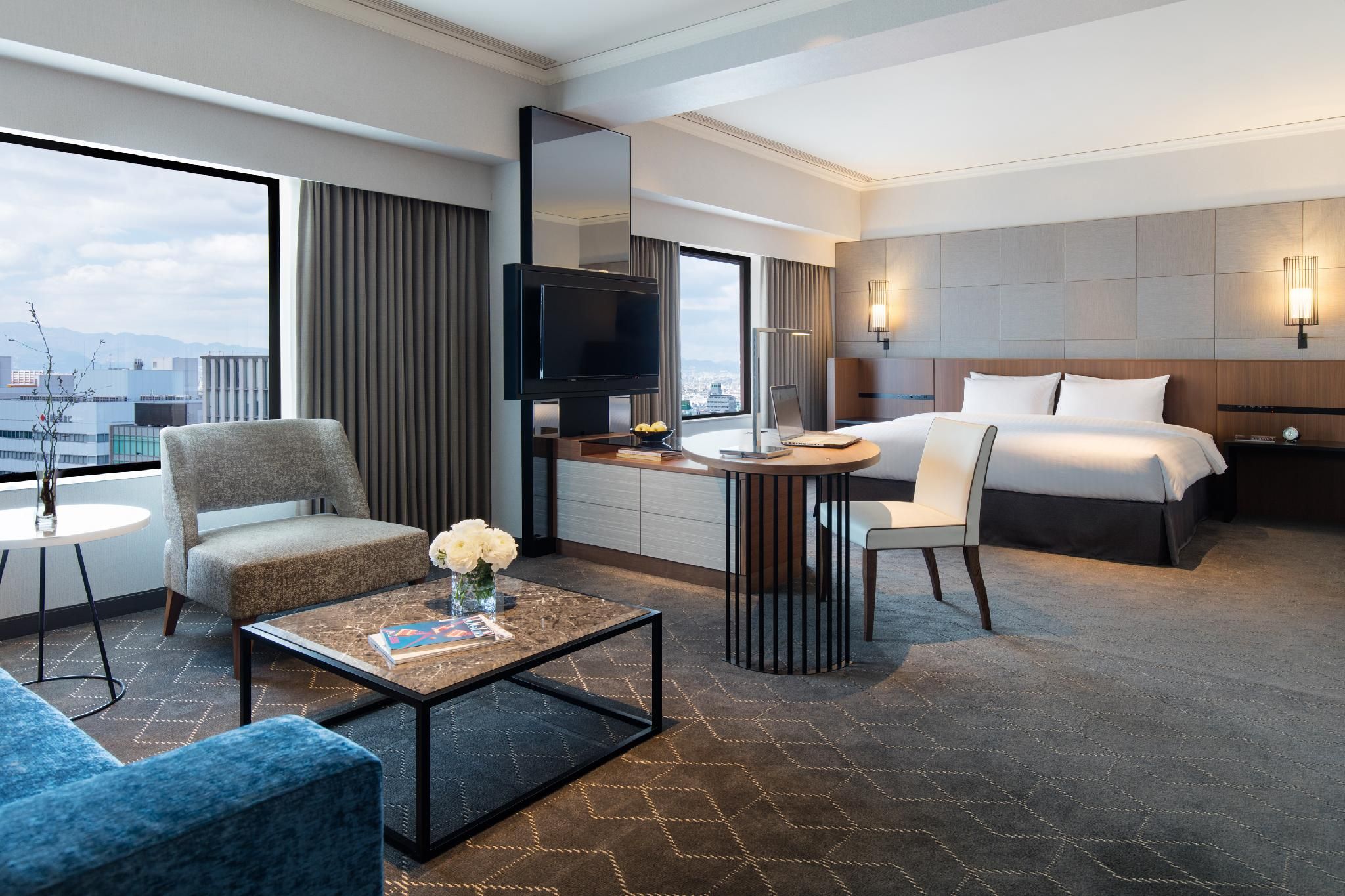 Executive lounge access, Junior Suite, 1 King, High floor