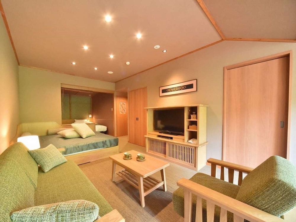 La Vista Akangawa - Adults only Deluxe Triple Room with Private Hot Spring, Non Smoking, River View 2