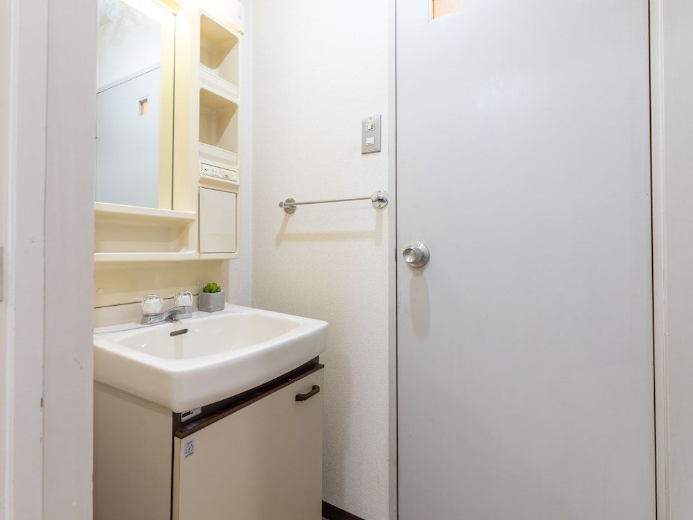 Sakura Guest House Triple Room, Non Smoking 12