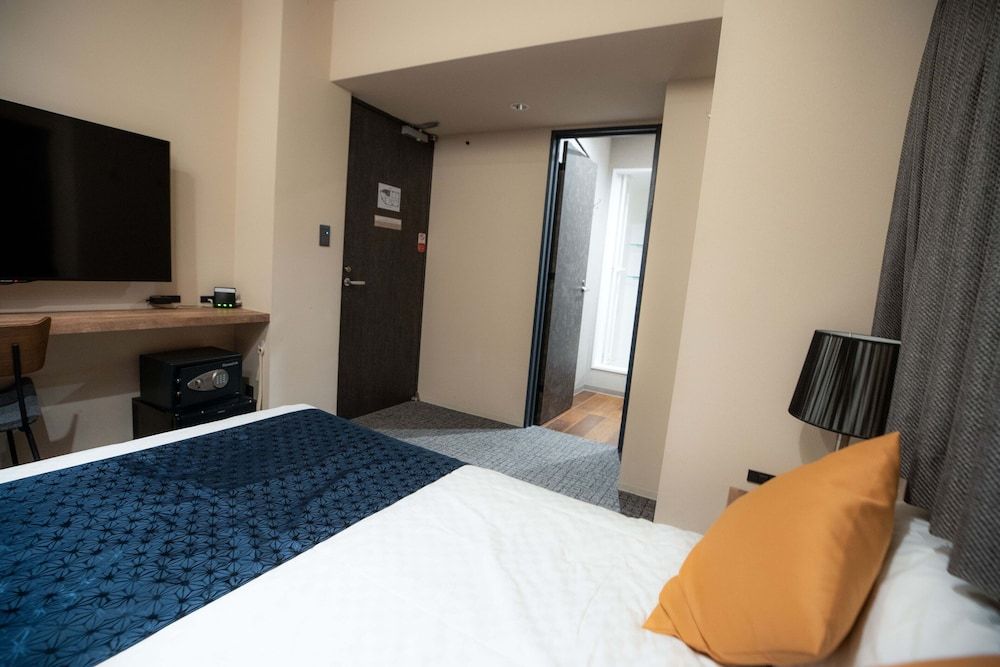 Hotel S-Presso Namba Deluxe Double Room, Private Bathroom 5