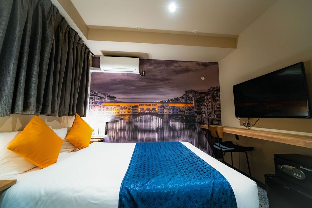 Hotel S-Presso Namba Deluxe Double Room, Private Bathroom 2