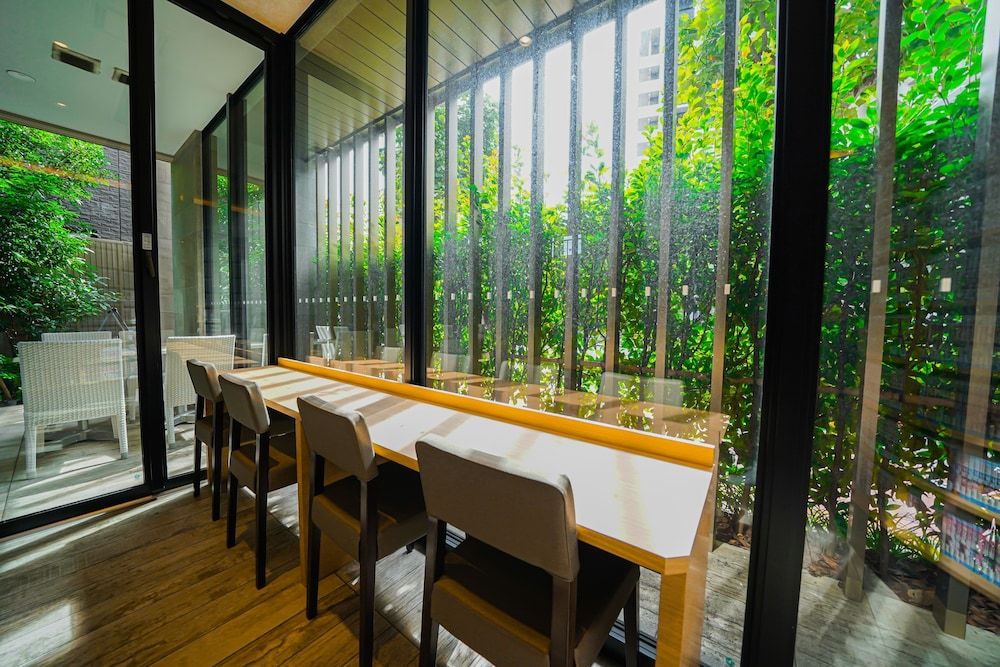 undefined Quintessa Hotel Tokyo Haneda Comic & Books 9