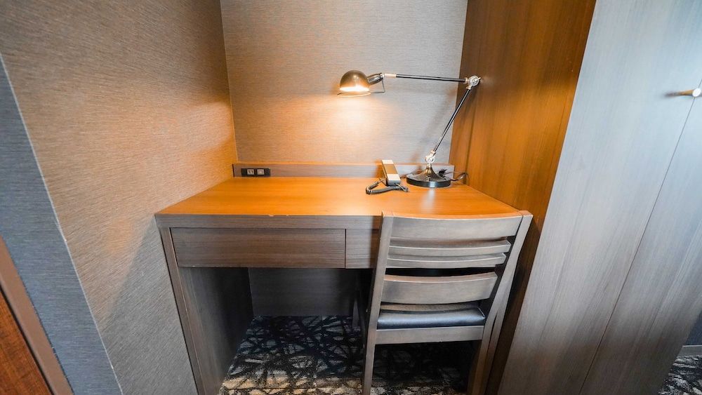 Quintessa Hotel Tokyo Haneda Comic & Books Twin Room 4