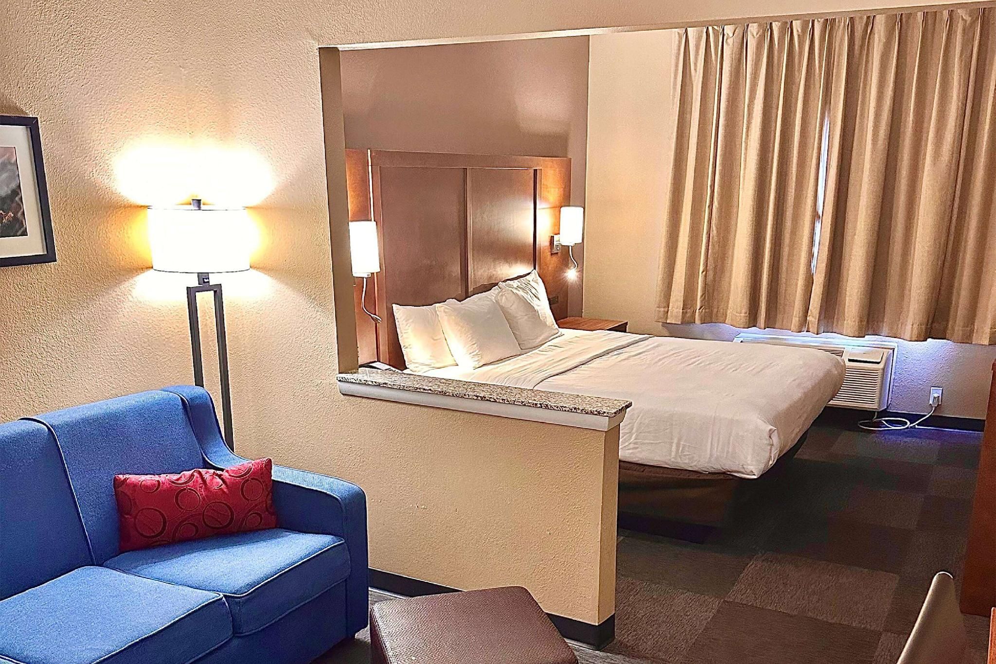 1 King Bed, Suite, Non-Smoking