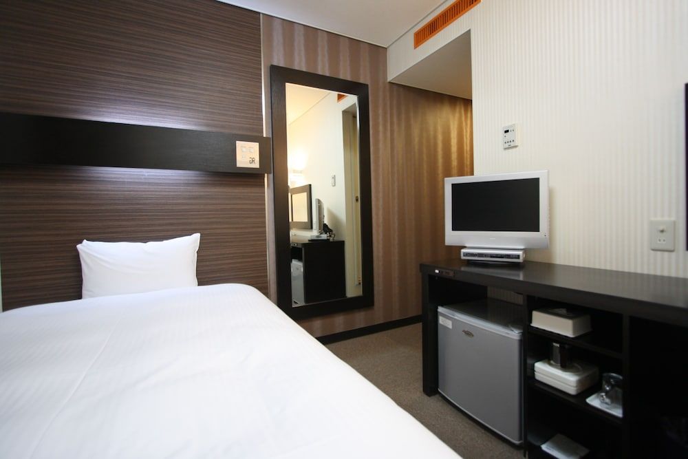 Double Room A, Smoking
