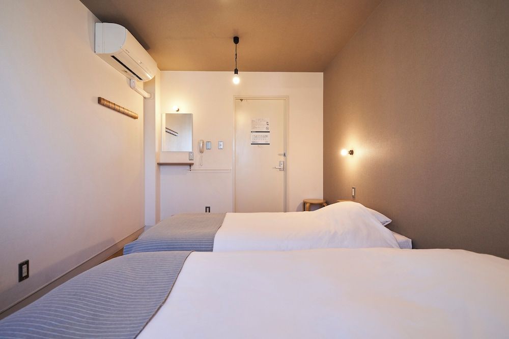 Twin Room for 1 guest Shared bath