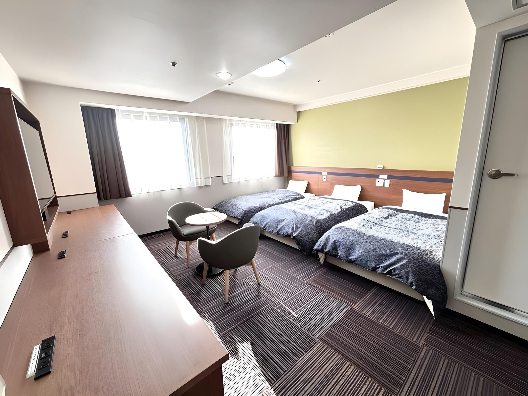 Triple Room